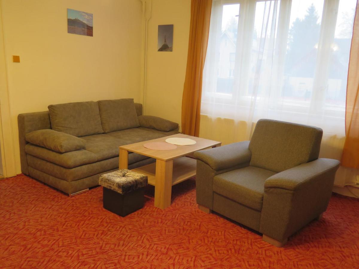 Apartman Hrubá Skála Buitenkant foto