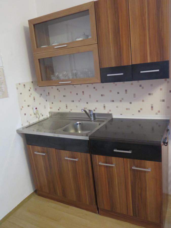 Apartman Hrubá Skála Buitenkant foto